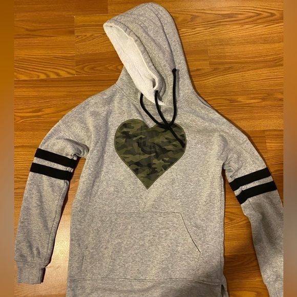 NOBO Tops - NOBO Hoodie/Sweatshirt XS (GF)